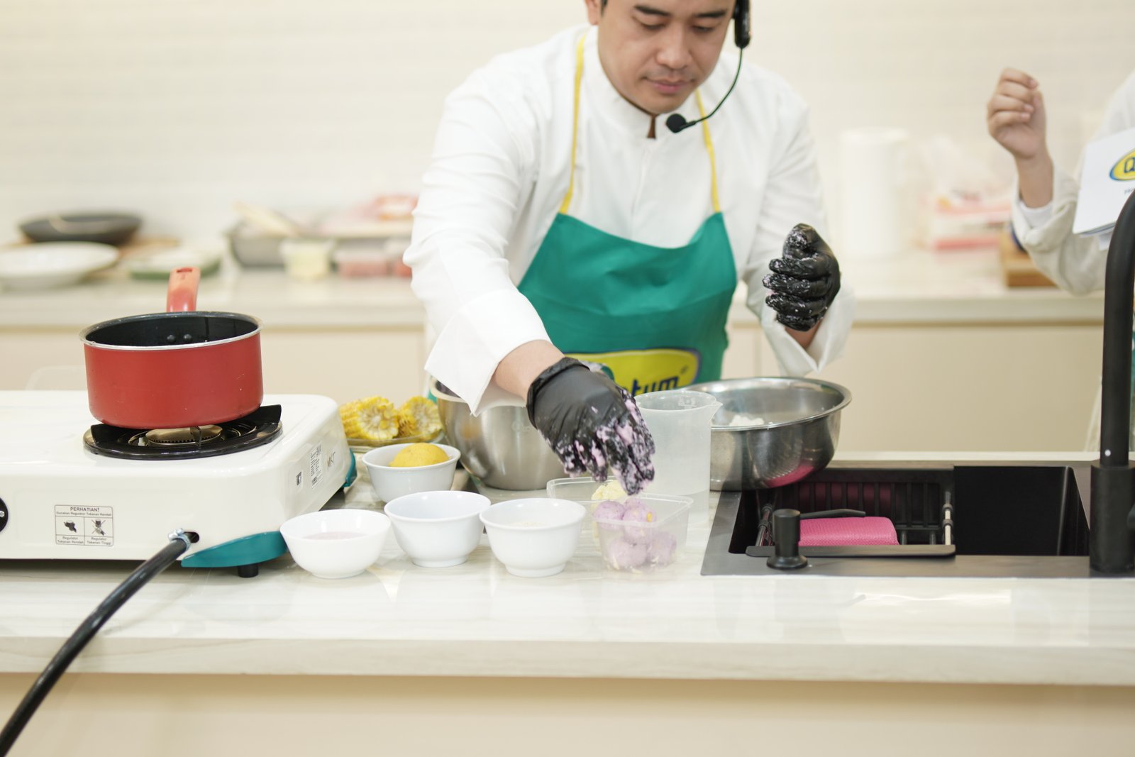 Langkah 2 membuat Siapa Sangka Jasuke Bisa Jadi Onde-Onde? Intip Resep Chef Bukhori!