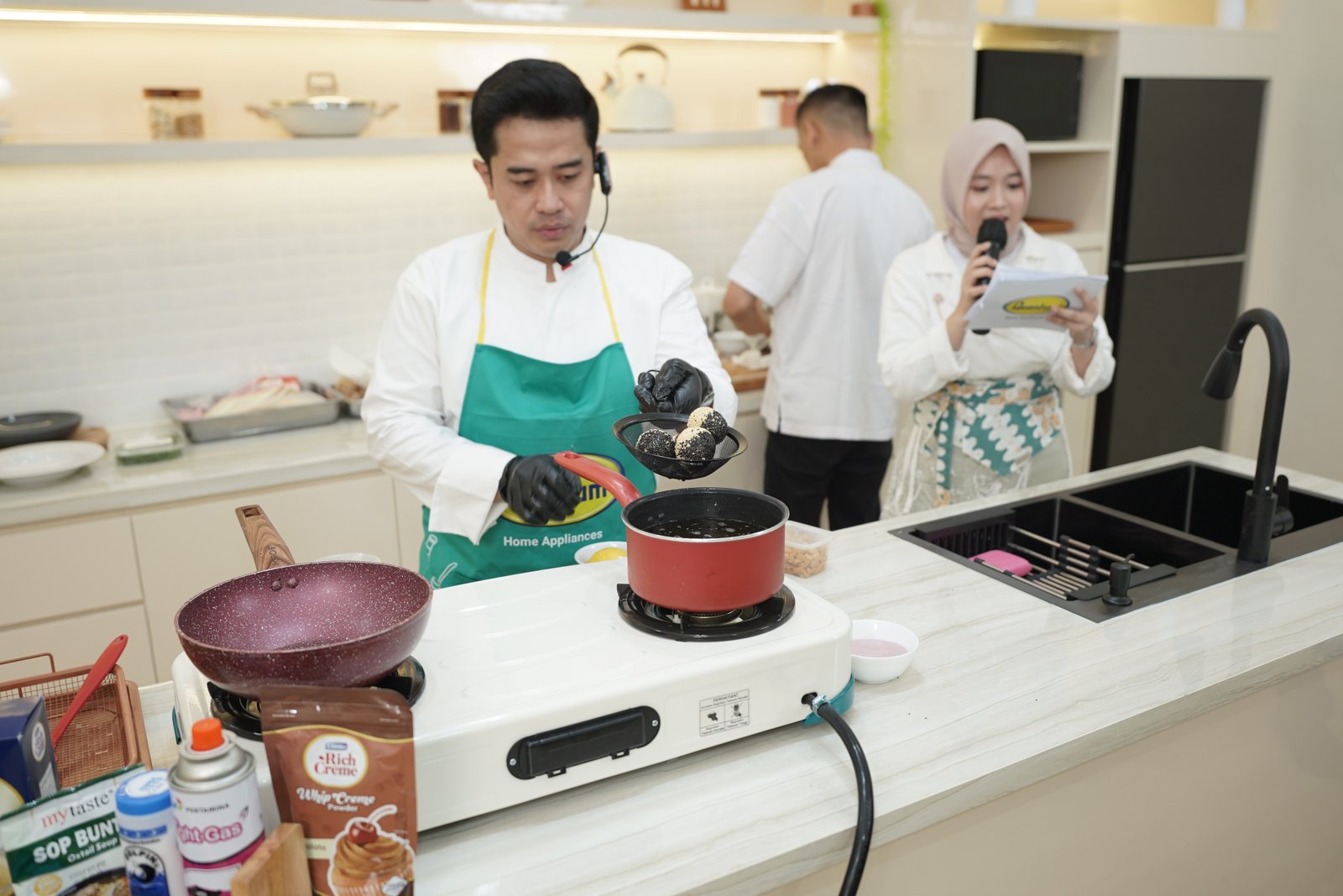 Langkah 3 membuat Siapa Sangka Jasuke Bisa Jadi Onde-Onde? Intip Resep Chef Bukhori!